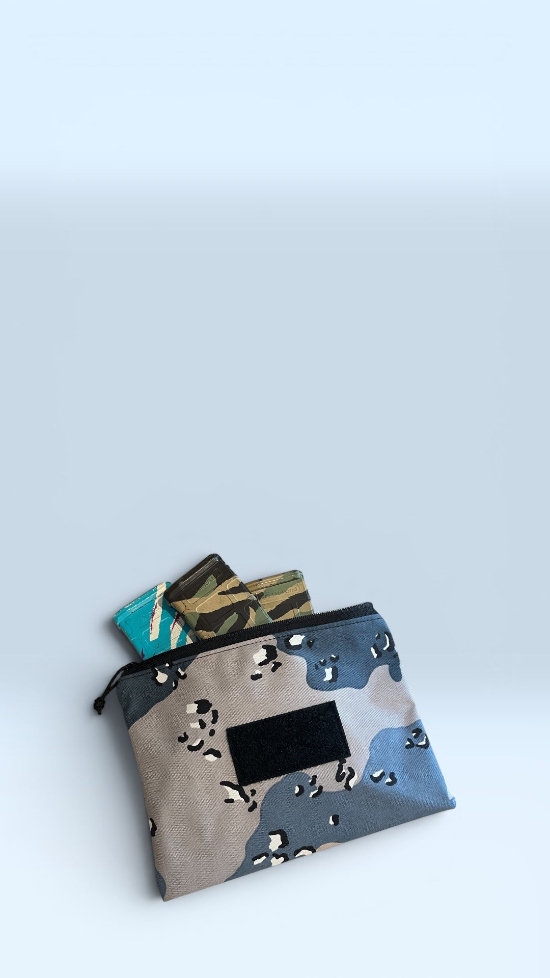 Saudi Six Color Mag Bag